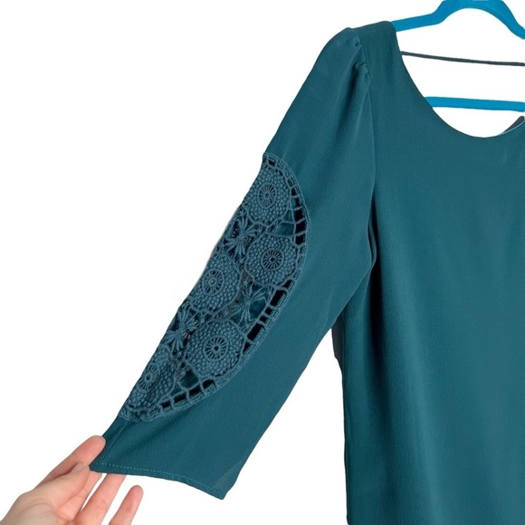 Dainty Hooligan Teal Scoop Neck Appliqué Sleeve Shift Dress - Picture 4 of 9